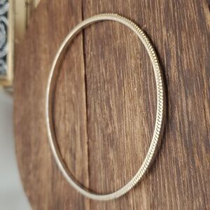 B2009 gold bracelet‎ untested